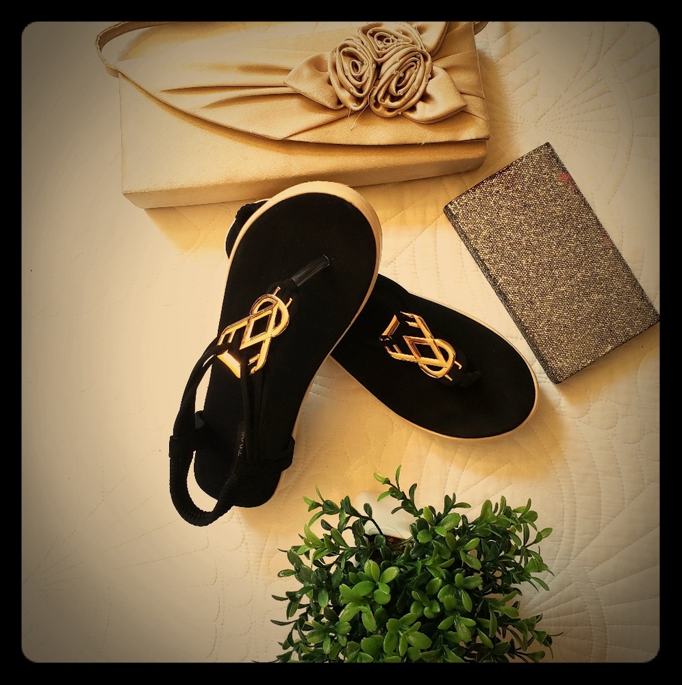 Sandals black and gold